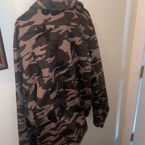 Guess Jean Jacket - Picture 6 of 6